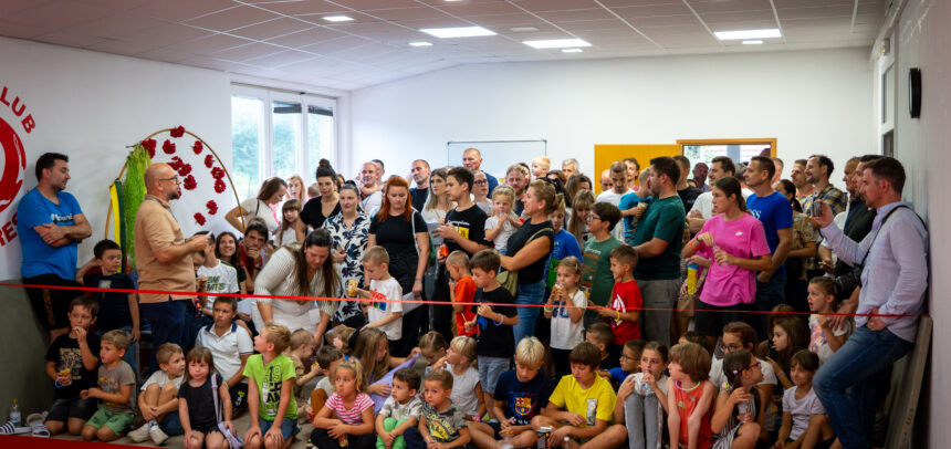 P1129270-1-860x406
